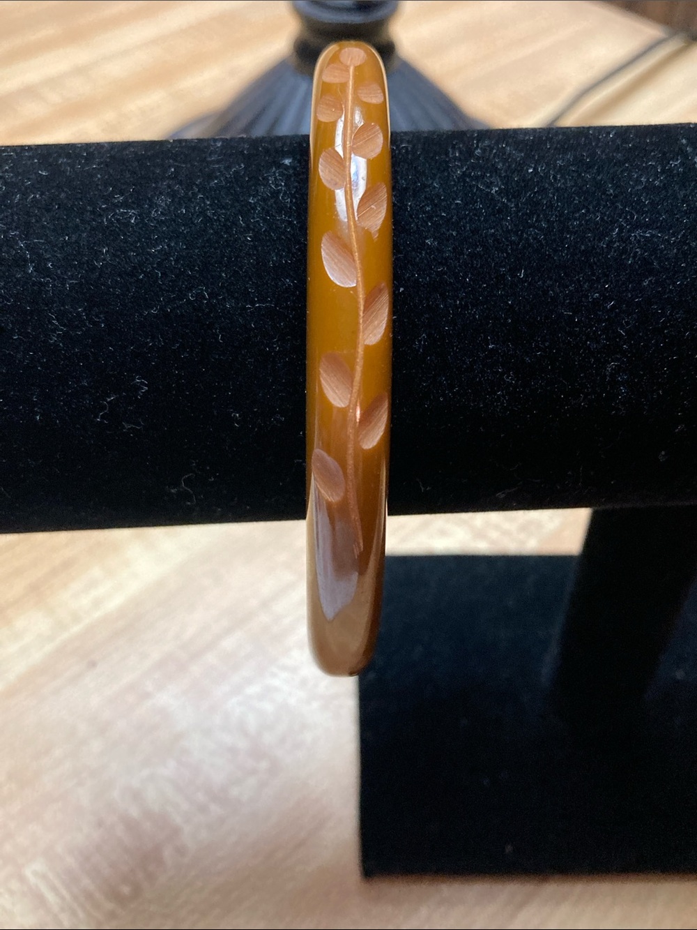 Carved Leaf Bakelite Bangle Bracelet in Amber Brown - Women Jewelry